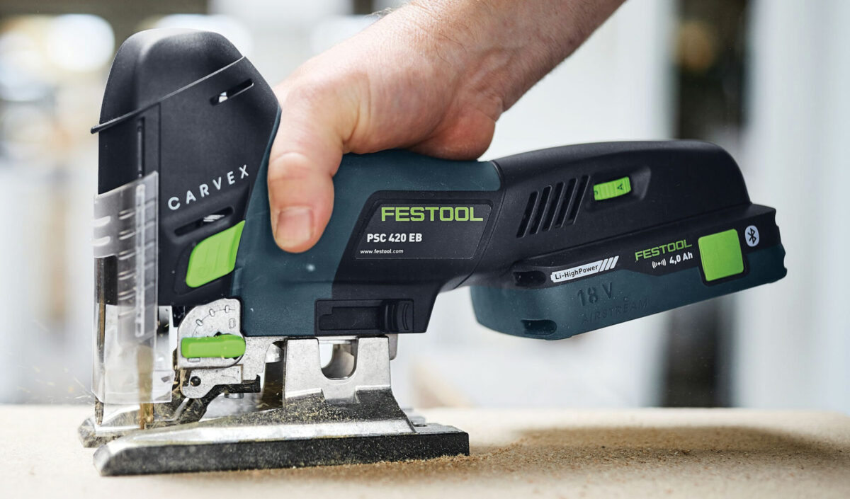Cut angles and curves easily – Jigsaw tips